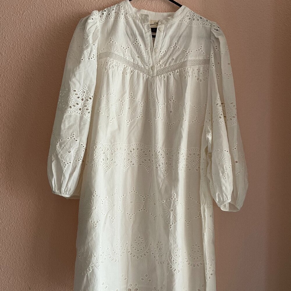 Universal Thread White Cotton Eyelet Mini Smock Style Dress Size Medium NWOT